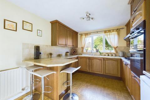 8 Combrook Close, Abbeymead, Gloucester, GL4 5UN