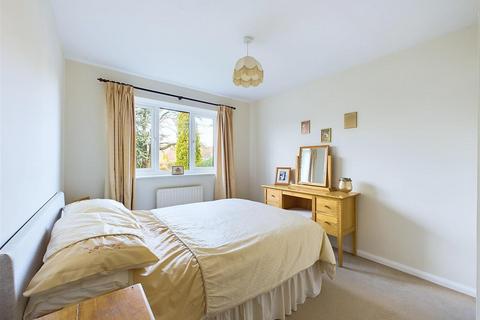 8 Combrook Close, Abbeymead, Gloucester, GL4 5UN