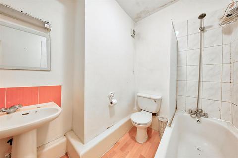 2 bedroom flat to rent, Sherwood Park Road Sutton