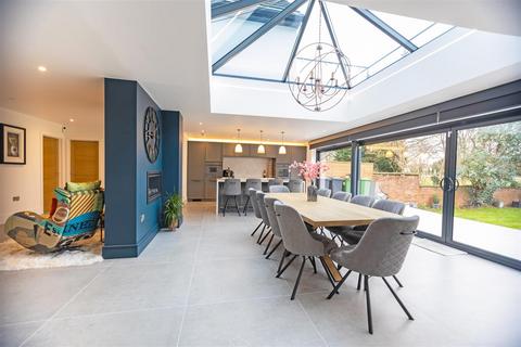 4 bedroom detached house for sale, Loxley Road, Stratford-Upon-Avon