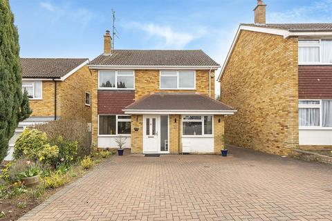 4 bedroom detached house for sale, Kinsbourne Close, Harpenden