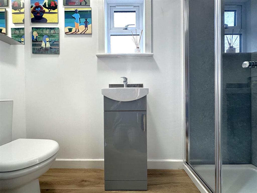 Ground Floor Shower Room 073