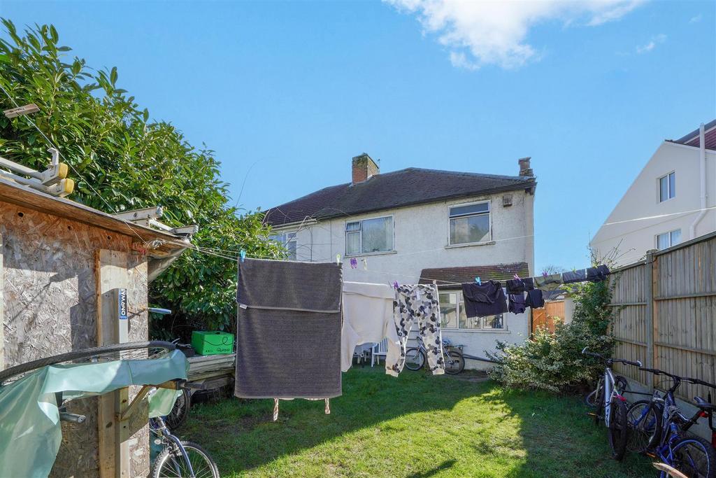 11 St. Andrews Avenue - b Gb Vvo8ul RM68 QKJ1 Q36.jpg