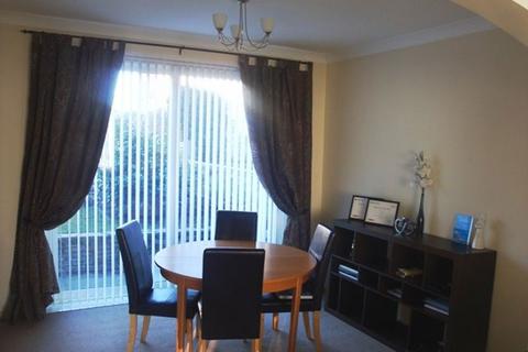 2 bedroom semi-detached house to rent, Highfield Drive, South Shields