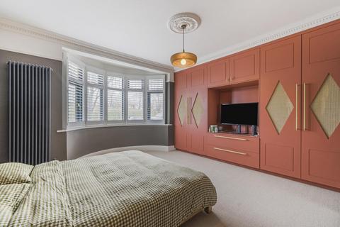 4 bedroom detached house for sale, Pollards Crescent, London