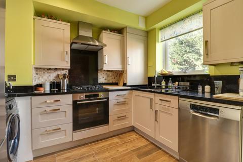 2 bedroom property for sale, Spurfield, West Molesey, KT8