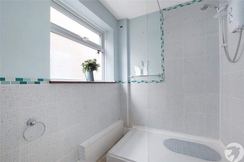 Gf Shower Room