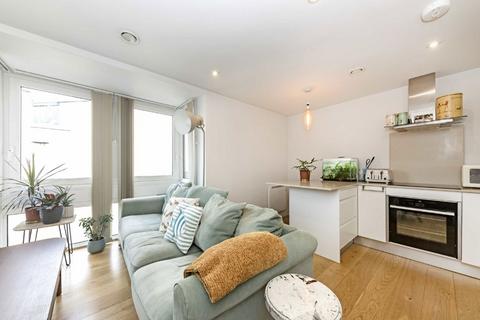 1 bedroom flat for sale, Old Lodge Place, St Margarets TW1