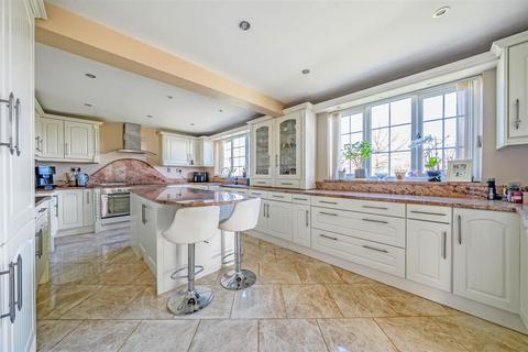 5 bedroom detached house for sale, Green Lane, Maidstone ME17