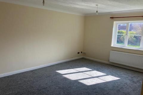 2 bedroom flat to rent, Hastings Road, Bexhill-On-Sea