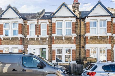 2 bedroom apartment to rent, Blashford Street Hither Green SE13