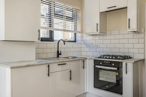 2 bedroom apartment to rent, Blashford Street Hither Green SE13