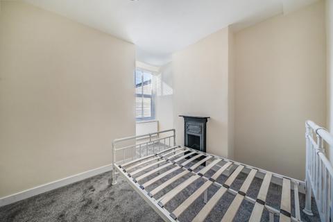 2 bedroom apartment to rent, Blashford Street Hither Green SE13