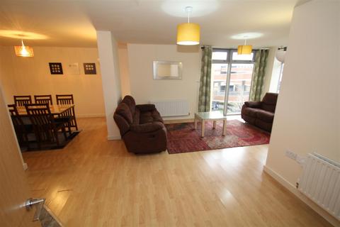 2 bedroom apartment to rent, Roxborough Heights, Harrow HA1 1GP