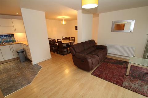 2 bedroom apartment to rent, Roxborough Heights, Harrow HA1 1GP