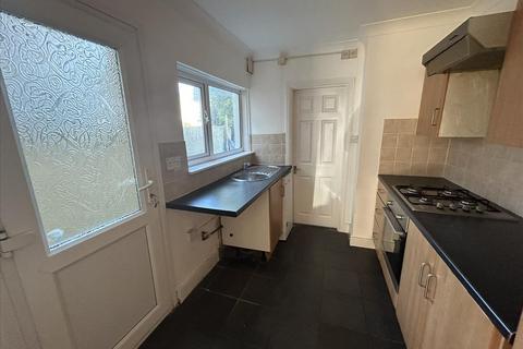 3 bedroom terraced house to rent, Windsor Road, Gillingham, Kent, ME7