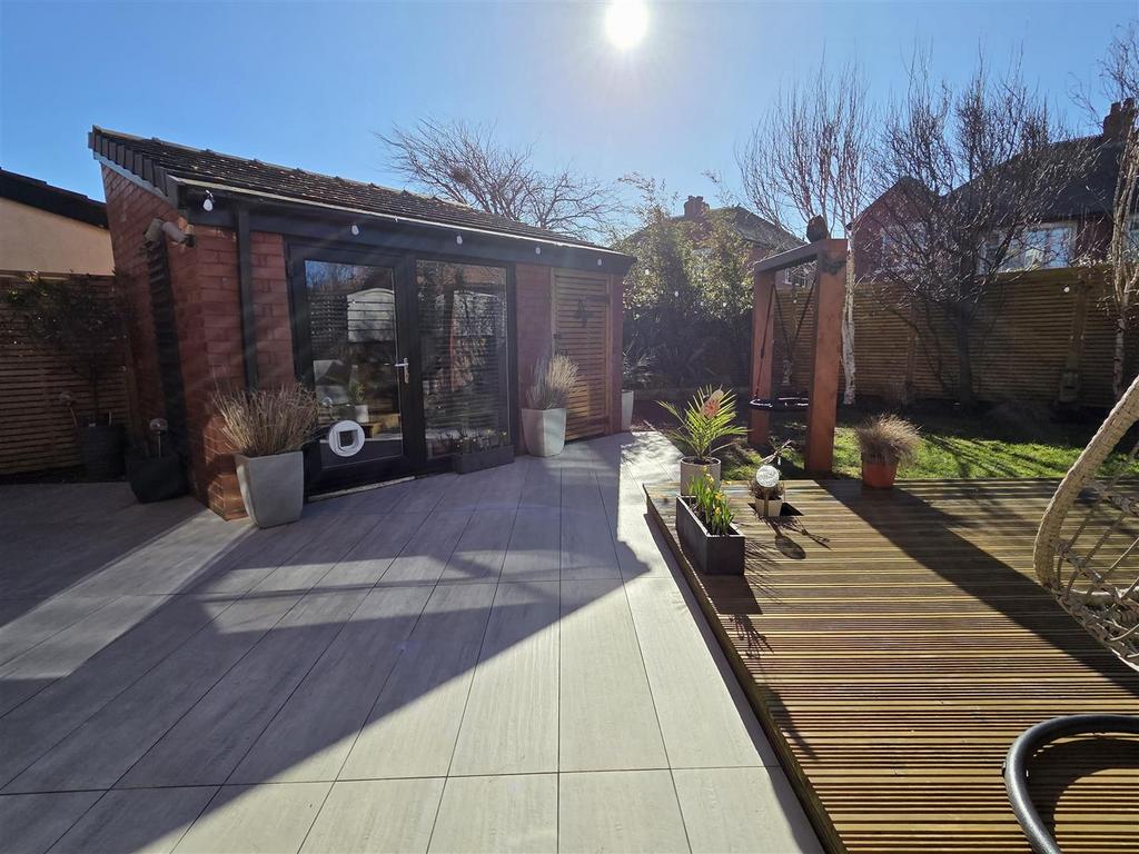 Garden room