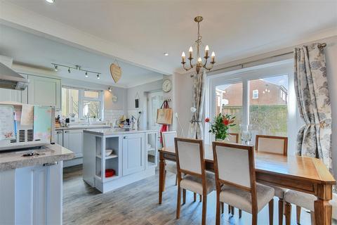 3 Crabmill Close, Easingwold, York, YO61 3BX