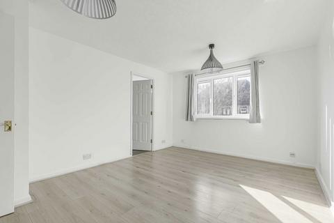 2 bedroom flat to rent, Evelyn Denington Road, London E6