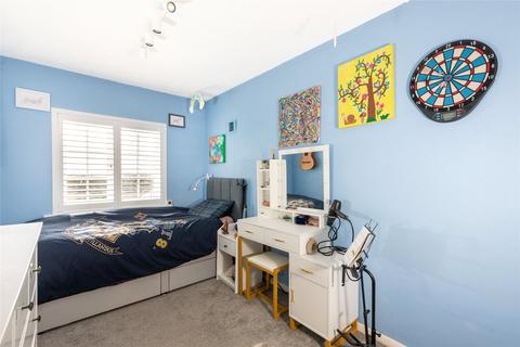 2 Busby Close, Buckingham, MK18 1YW