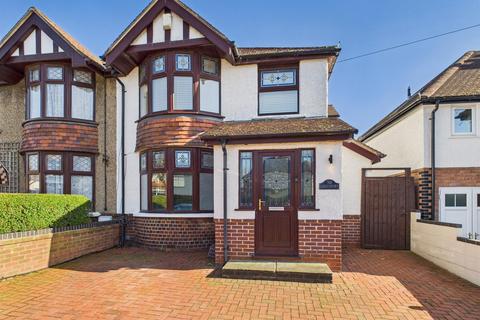 4 bedroom semi-detached house for sale, Wellsprings Road, Longlevens, Gloucester