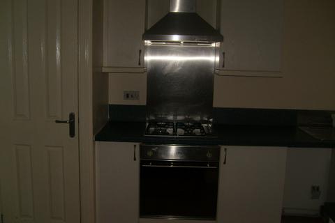 2 bedroom ground floor flat to rent, Reidvale Street, Glasgow G31