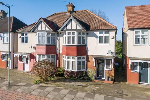 3 bedroom semi-detached house for sale, St. Margarets Avenue, London N20