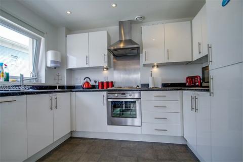 2 bedroom apartment to rent, Wraysbury Drive, Yiewsley, West Drayton UB7