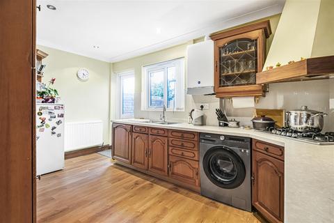 3 bedroom semi-detached house for sale, Kenilworth Avenue, Reading