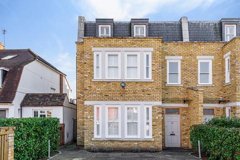 5 bedroom semi-detached house to rent, St Marks Road, Teddington, TW11