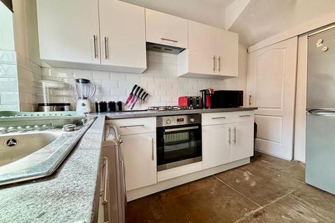 3 Blackpool Grove, Leeds, LS12 5NX