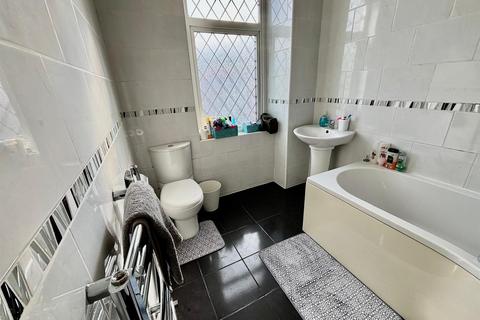 3 Blackpool Grove, Leeds, LS12 5NX