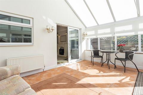 22 Emberson Way, North Weald, Epping, CM16 6DL