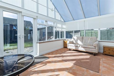 22 Emberson Way, North Weald, Epping, CM16 6DL