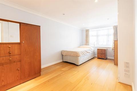 22 Emberson Way, North Weald, Epping, CM16 6DL