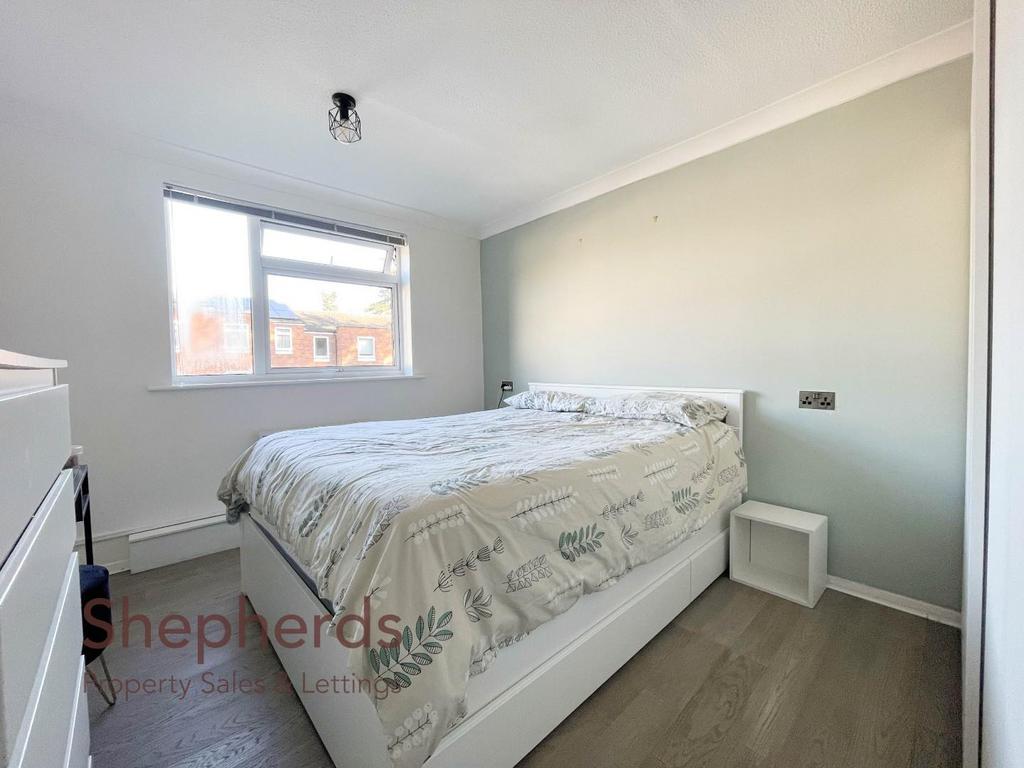 BEDROOM 1.1.jpg