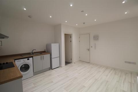 1 bedroom flat to rent, Splott Road, Cardiff CF24
