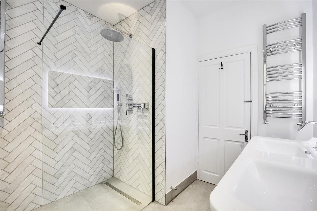 Prebend Mansions, W4 - TO LET
