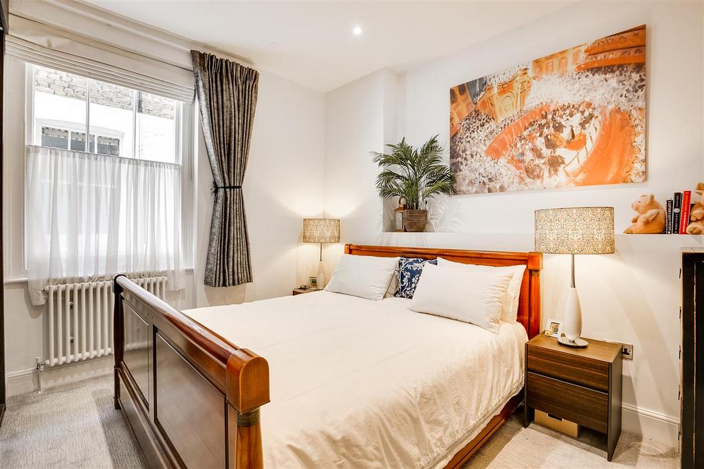 Prebend Mansions, W4 - TO LET