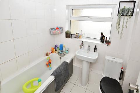 2 bedroom terraced house for sale, Beatty Lane, Basildon, Essex, SS14