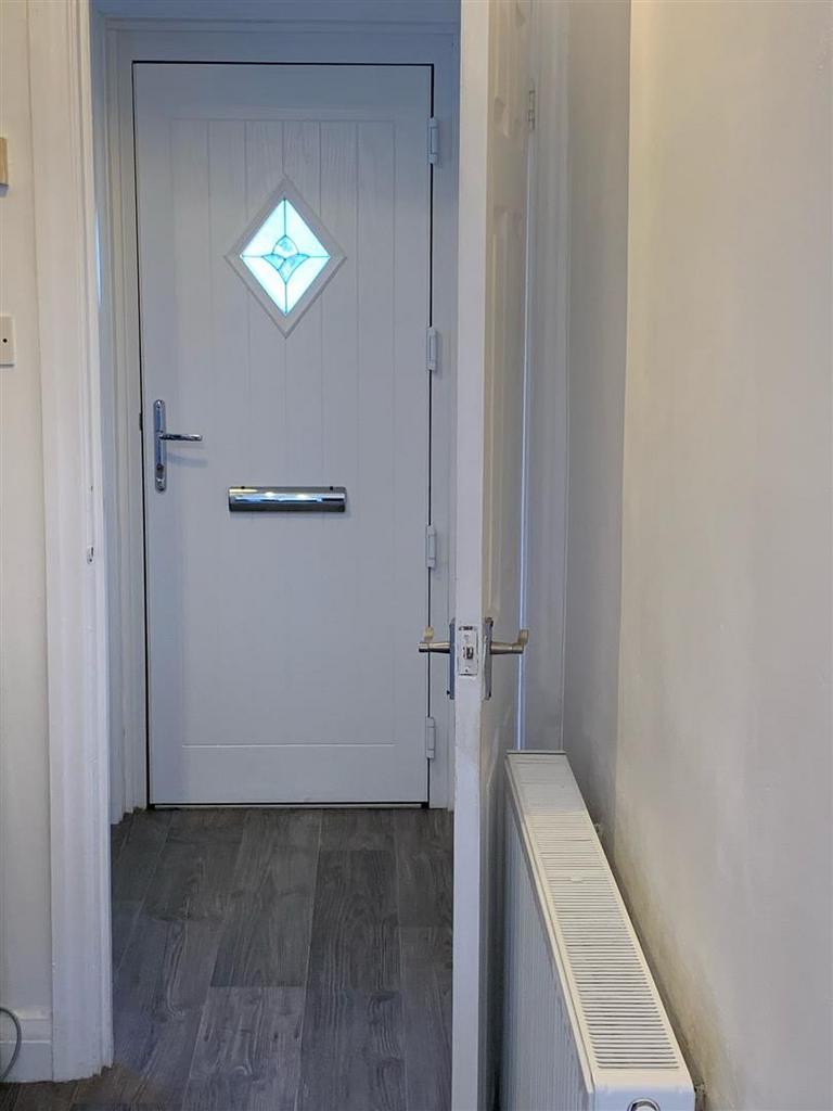 Entrance Hallway:
