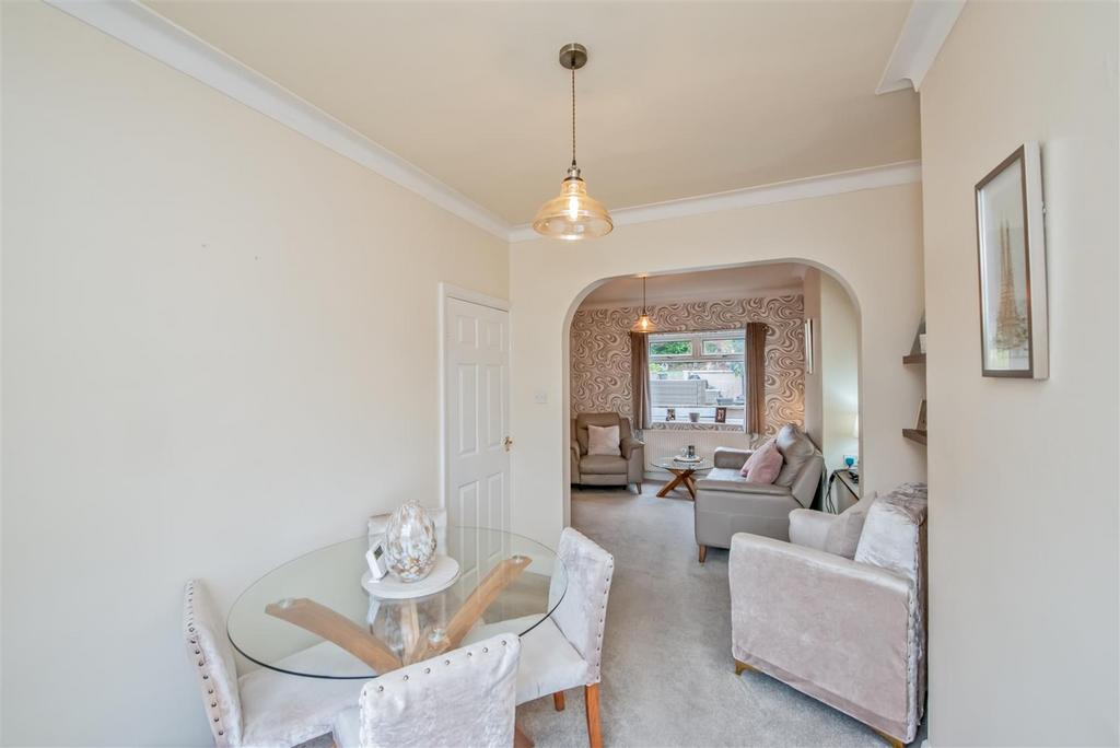 Dining Room: