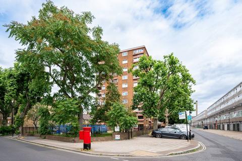 1 bedroom flat for sale, Roland Way, Elephant and Castle, London, SE17