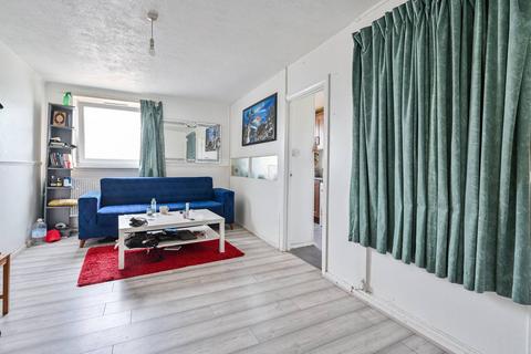 1 bedroom flat for sale, Roland Way, Elephant and Castle, London, SE17