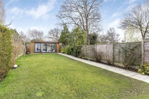 21 Rolleston Avenue, Petts Wood, Orpington, BR5 1AJ