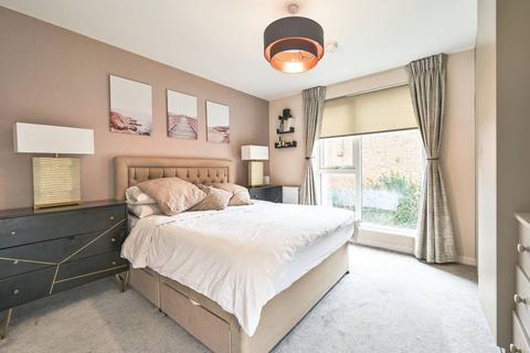 3 bedroom flat for sale, Sorrel Mead, Hendon, LONDON, NW9