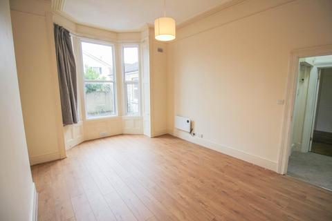 2 bedroom flat for sale, Weston-super-Mare*2 Minutes to Sea Front*Ground Floor*Two Double Bedrooms*