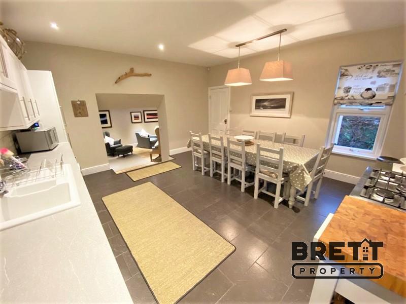 Kitchen/Dining
