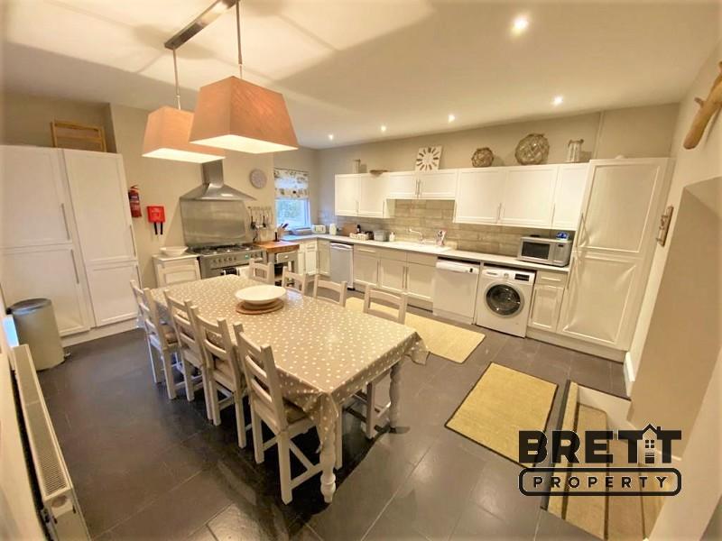 Kitchen/Dining