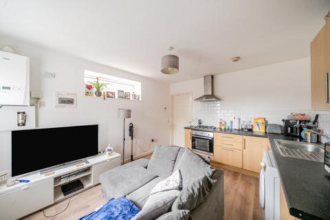 1 bedroom flat for sale, Bitterne Road West, Hampshire SO18